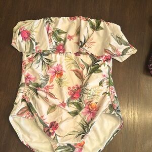 Women’s target swimsuit strapless size M
